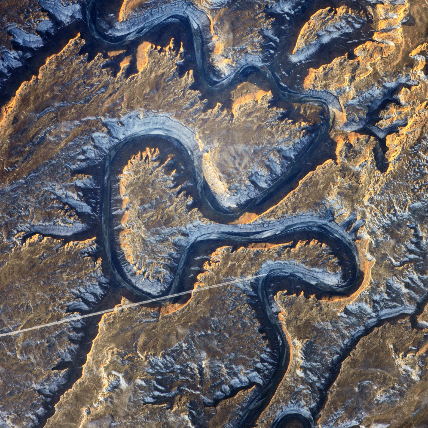 Aerial photograph of the Green River's Bowknot Bend meanders